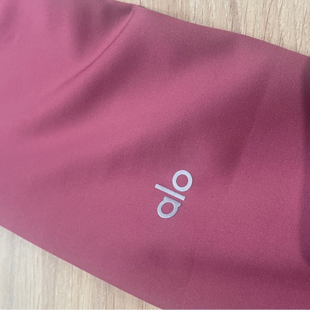 ALO Yoga Dusty Rose Leggings Sz XS 27” inseam - Picture 4 of 4